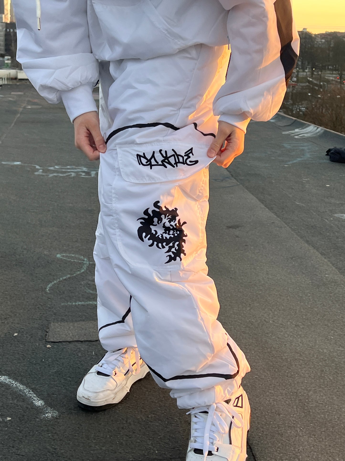 Glyde baggy ski pants white